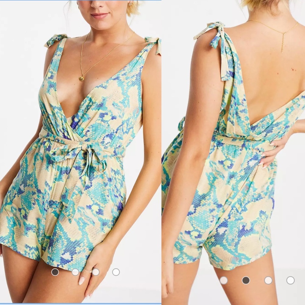 ASOS Design Deep V Neck Sleeveless Romper Size 10
